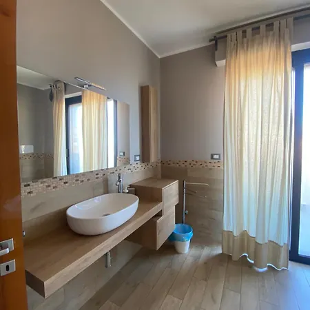 Attico Fronte Mare Con Terrazzo Ferienhaus